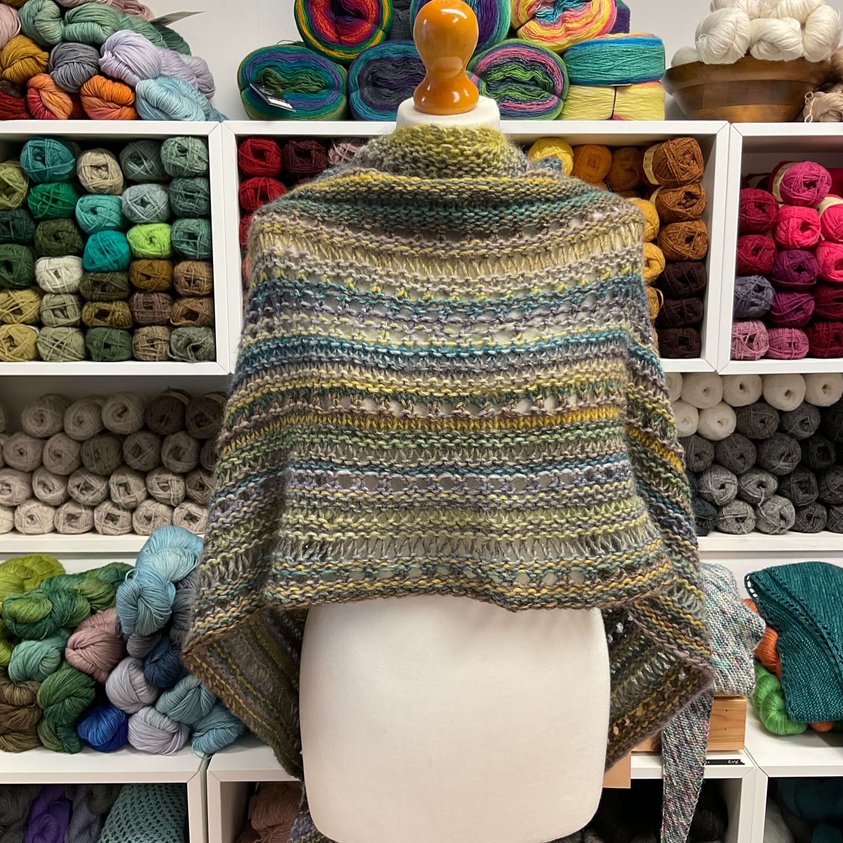 Midsommar Shawl
