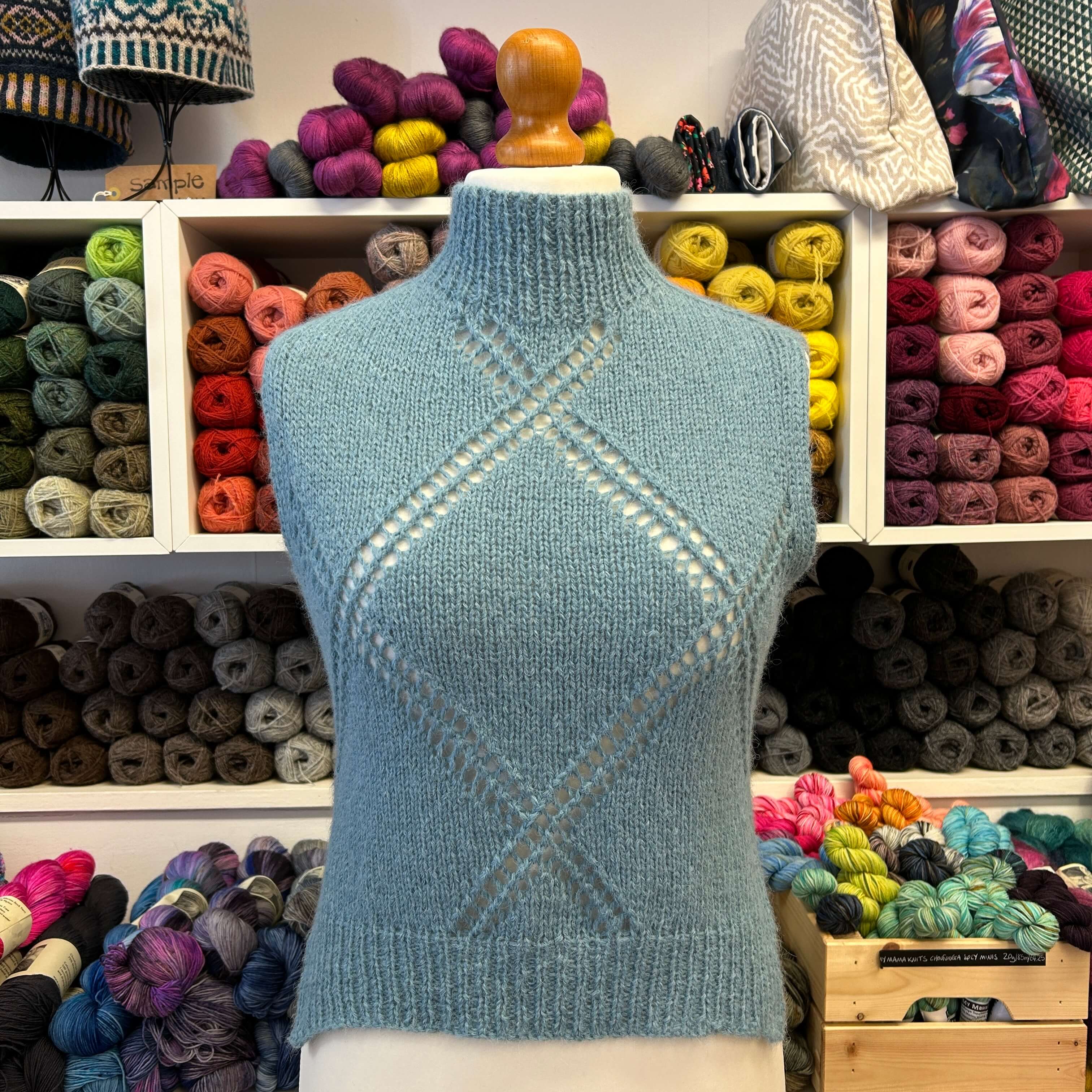 BEEDEN ARGYLE LOOSE KNIT TOPS hand knitted sleeveless polo neck