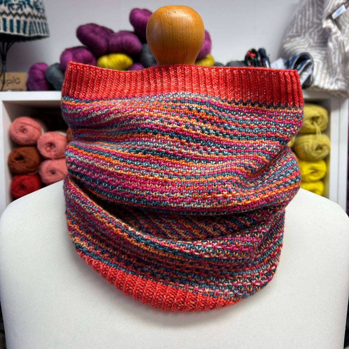 Free knitting pattern for Simple Cowl in 4ply wool yarn – The Woolly Brew