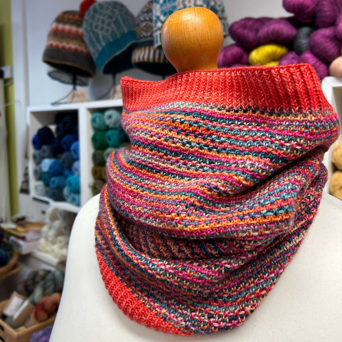 Free knitting pattern for Simple Cowl in 4ply wool yarn – The Woolly Brew